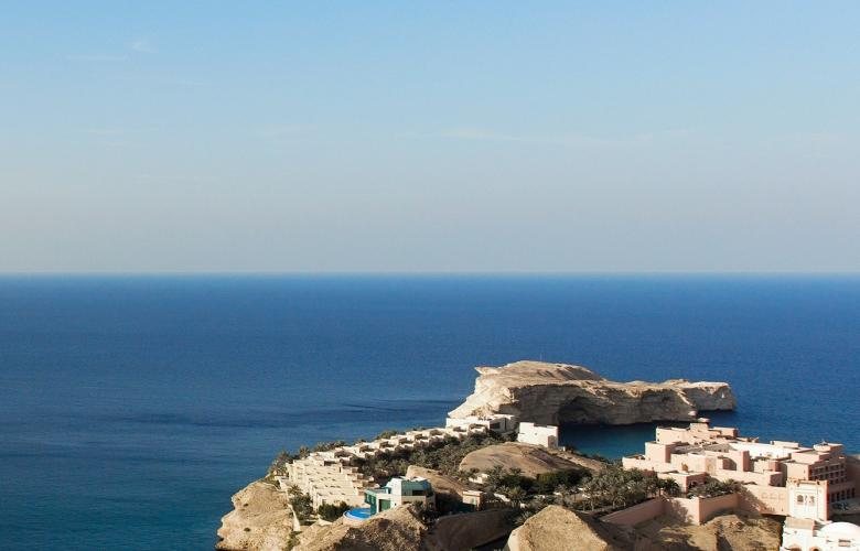 Barr Al Jissah — villas perched above the sea